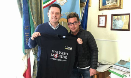 Sant’Agnello/ Affidata alla Web Sorrento la fornitura di 500 magliette per la campagna di sensibilizzazione “Vietato morire”
