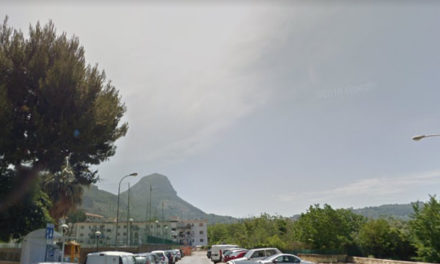 Meta/ La vendita dei posti auto in via Mariano Ruggiero è illegittima: quel parcheggio è uno standard e non può essere “privatizzato”