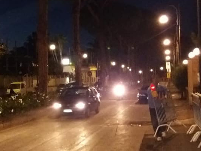 Sant’Agnello/ Sagristani annuncia la riapertura di una carreggiata in via dei Pini, ma il traffico è ancora in tilt
