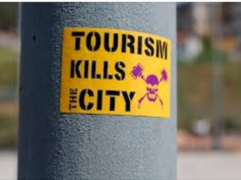 Penisola sorrentina/ “Il turismo uccide la Città”: la riflessione di Rosario Lotito (M5S)