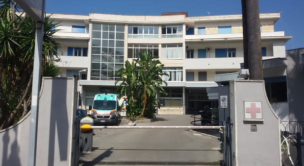 Penisola sorrentina/ All’ospedale di Sorrento si rischia un nuovo blocco delle attività di chirurgia e ortopedia