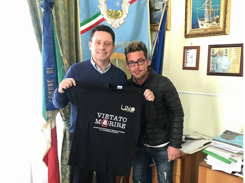 Sant’Agnello/ Affidata alla Web Sorrento la fornitura di 500 magliette per la campagna di sensibilizzazione “Vietato morire”