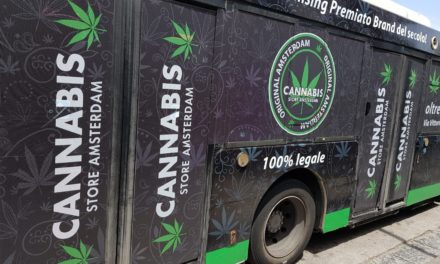 Penisola sorrentina/ La pubblicità della cannabis sui bus dell’EAV